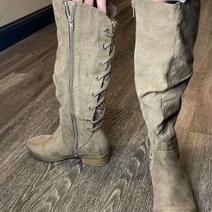 Light brown women’s boots